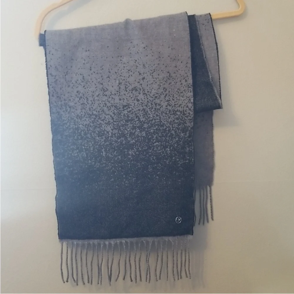 Calvin Klein Black and Gray Ombre Men's Scarf NWOT